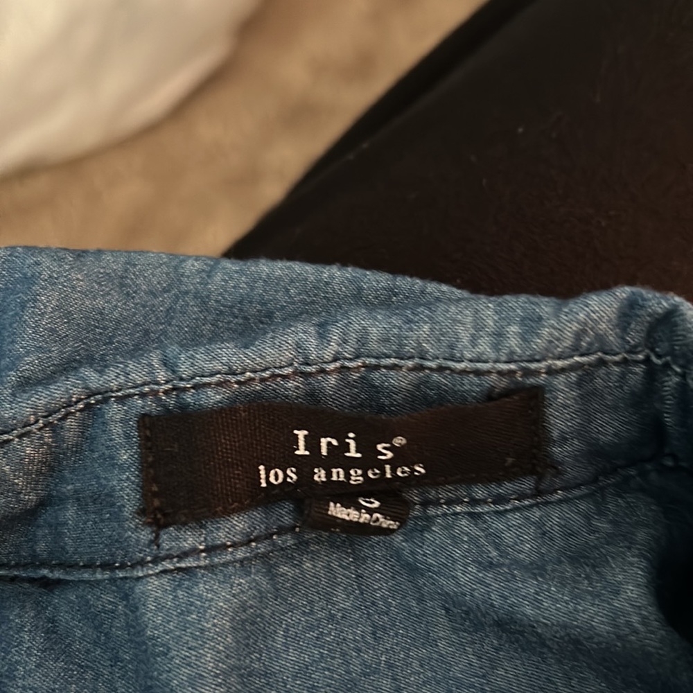 Tops - Picture 4 of 4